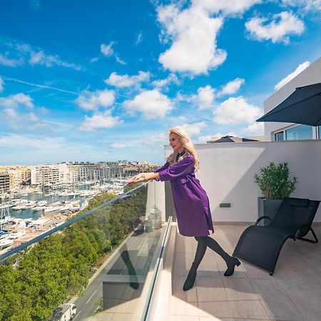 The Address Seafront Suites With Hot Tub Pieta Exterior photo