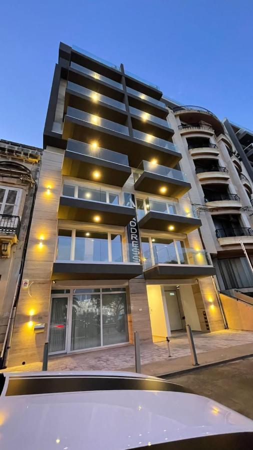 The Address Seafront Suites With Hot Tub Pieta Exterior photo