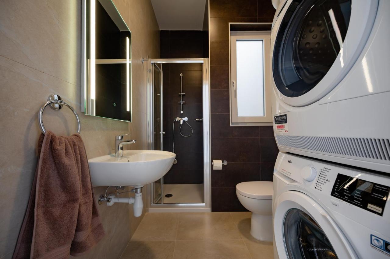 The Address Seafront Suites With Hot Tub Pieta Exterior photo