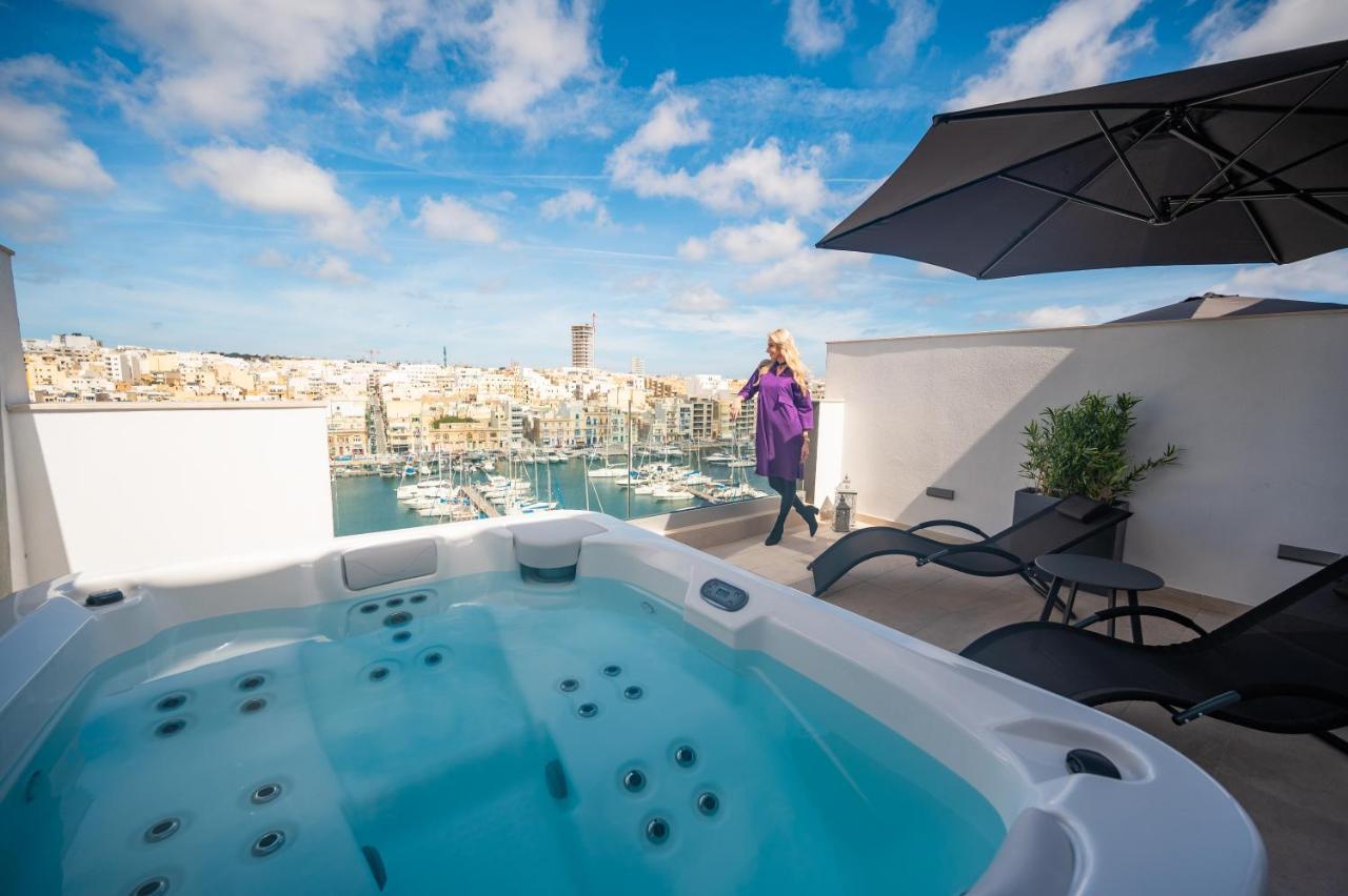 The Address Seafront Suites With Hot Tub Pieta Exterior photo